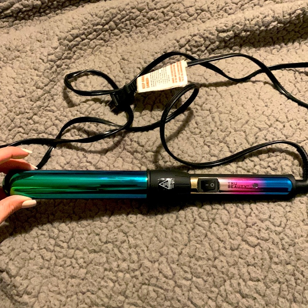 TRU beauty 1inch Titanium Rainbow Curling Wand *LIKE NEW*